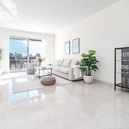 Scandinavian-styled 2 Bedroom In Cosalita Close To The Appartement Estepona